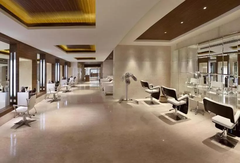 Fotos del hotel The Lalit Chandigarh:  15