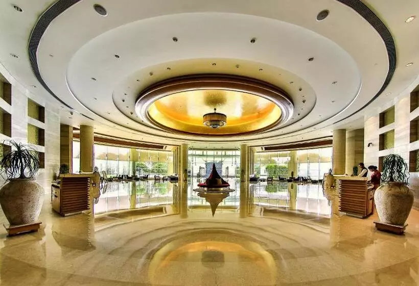 Fotos del hotel The Lalit Chandigarh:  4