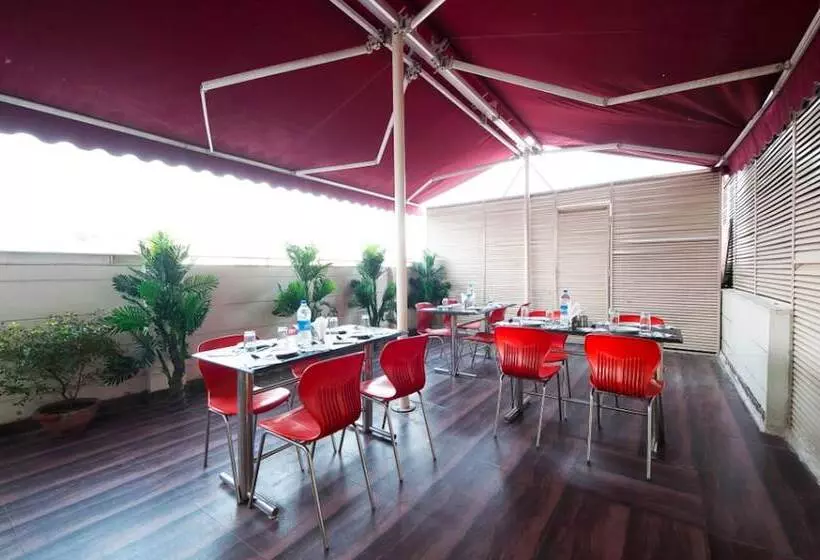 Fotos del hotel Moments:  6