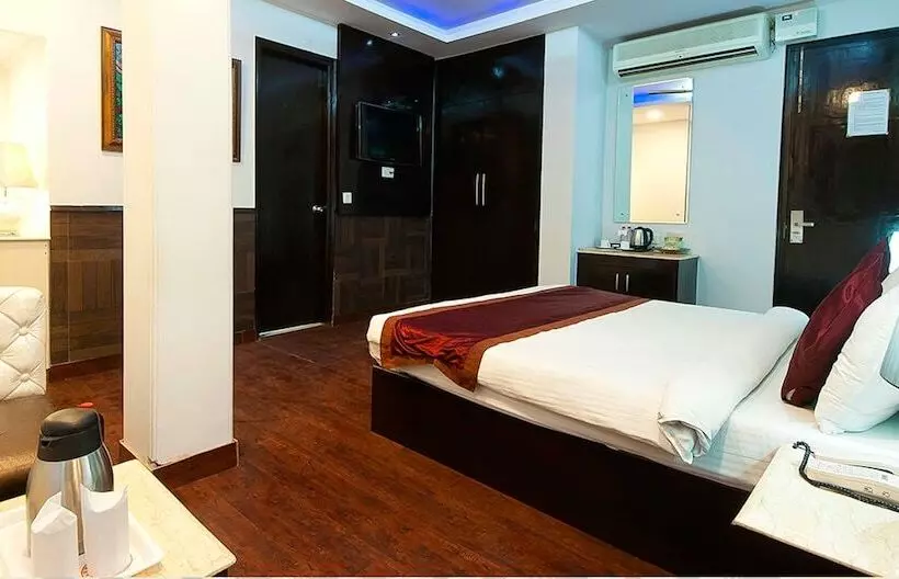 Fotos del hotel Moments:  18