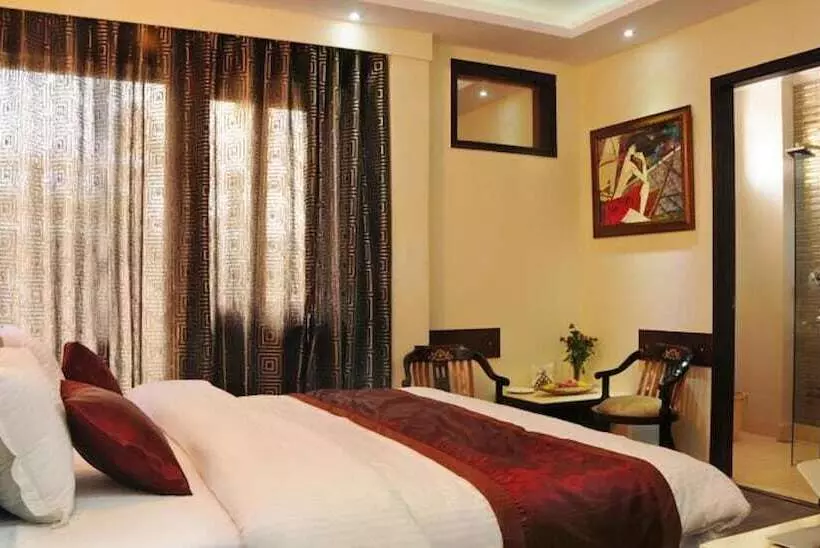 Fotos del hotel Moments:  2