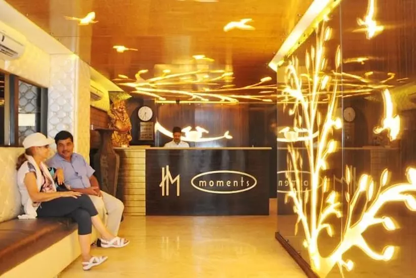 Fotos del hotel Moments:  3