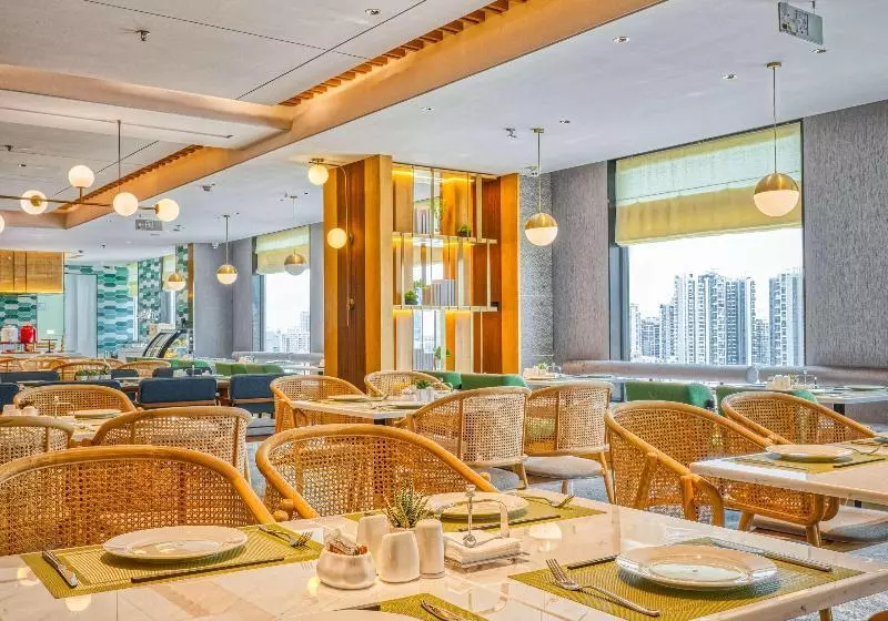 Fotos del hotel Maple Leaf City:  3