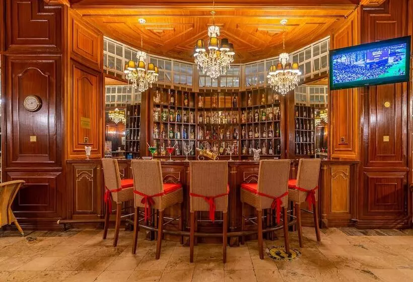 Fotos del hotel Sovereign Suites:  2