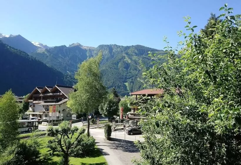 Fotos del hotel Apartments Rosenhof:  15