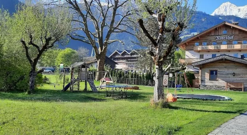 Fotos del hotel Apartments Rosenhof:  9