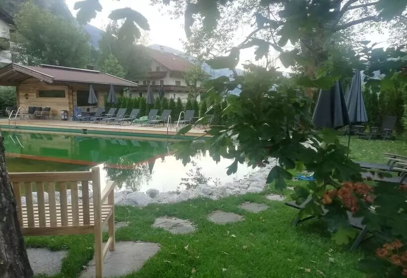 Fotos del hotel Apartments Rosenhof:  8