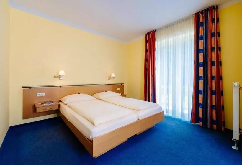 Fotos del hotel Graf Lehndorff:  2