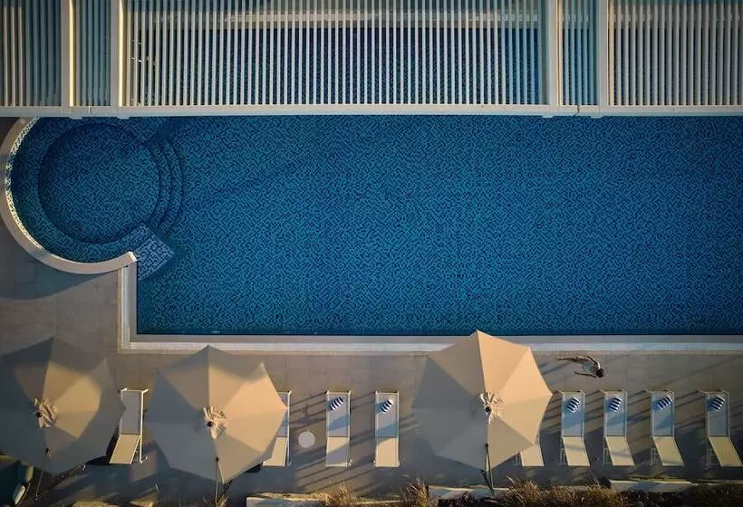 Mövenpick Jumeirah Village Triangle