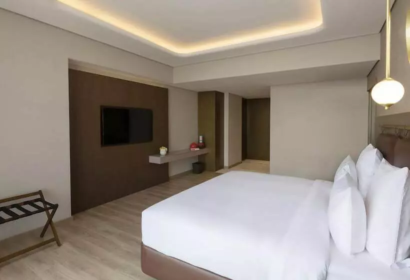 Fotos del hotel Mövenpick Jumeirah Village Triangle:  2