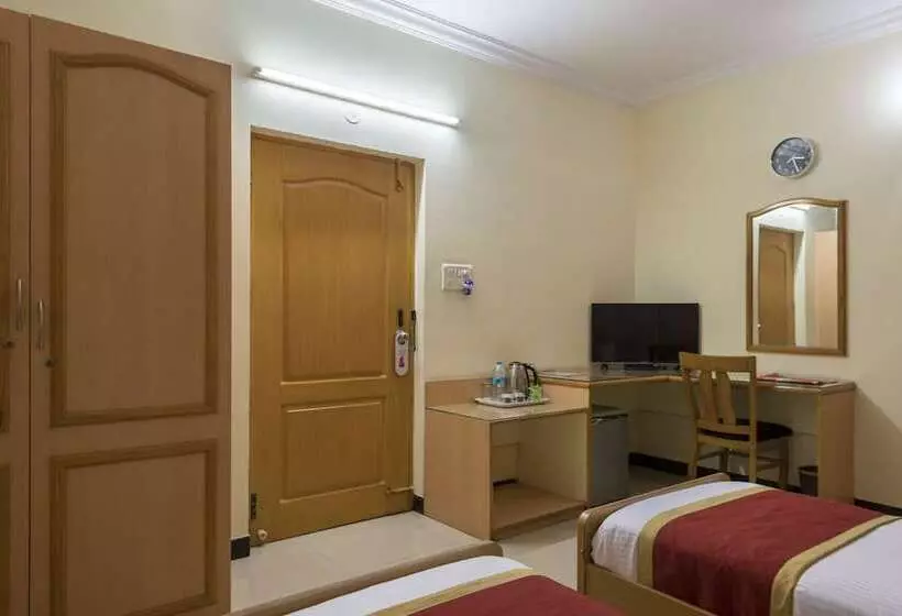 Fotos del hotel Raj Comforts  Golf View:  2