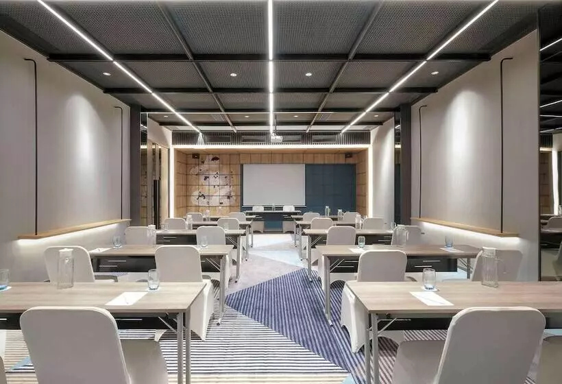 Fotos del hotel Ibis Surabaya Tidar:  6