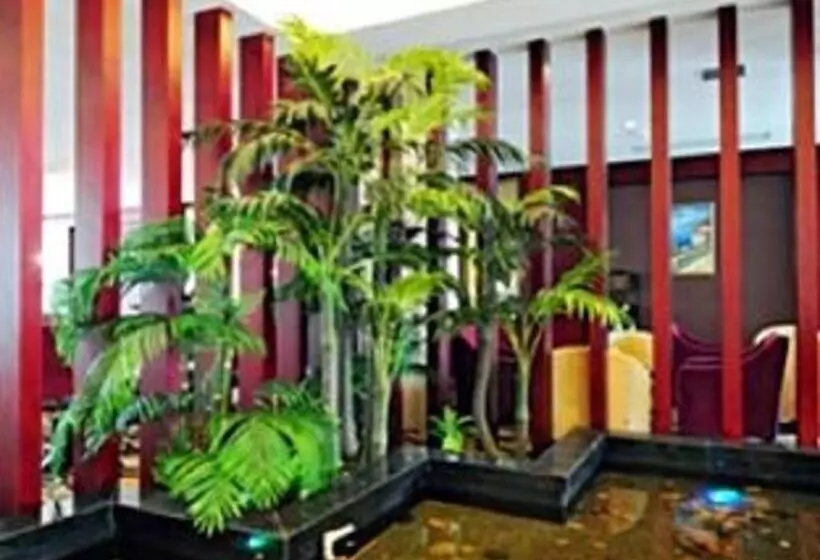 Fotos del hotel Newport International:  2