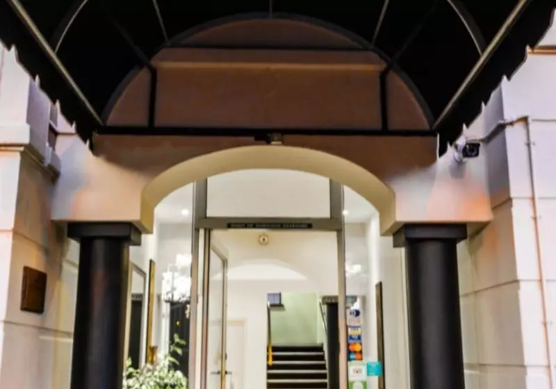 Fotos del hotel Premiere Classe Apartment:  8