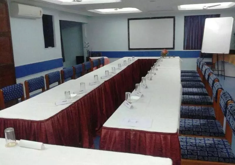 Fotos del hotel Raviraj:  11