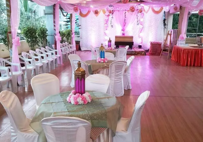 Fotos del hotel Raviraj:  3