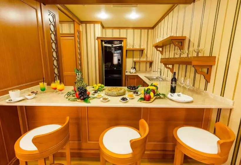 Fotos del hotel Divan Suites Batumi:  6