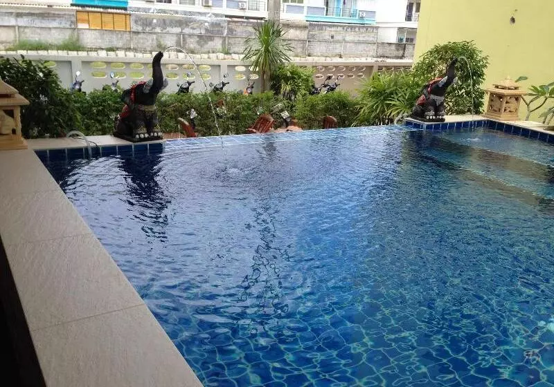 Fotos del hotel Green Harbor  & Service Apartment:  8