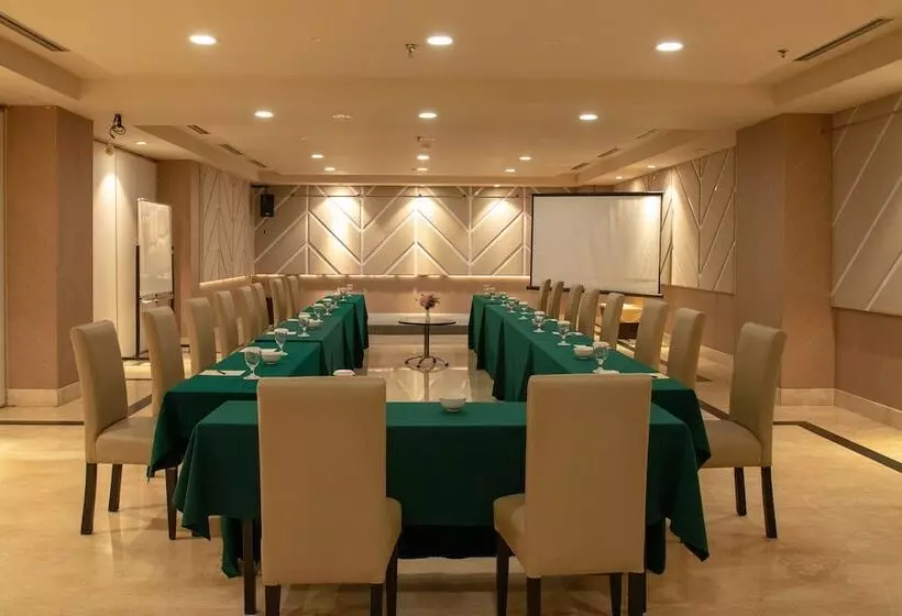 Fotos del hotel Orchardz Hotel Industri Jakarta:  15