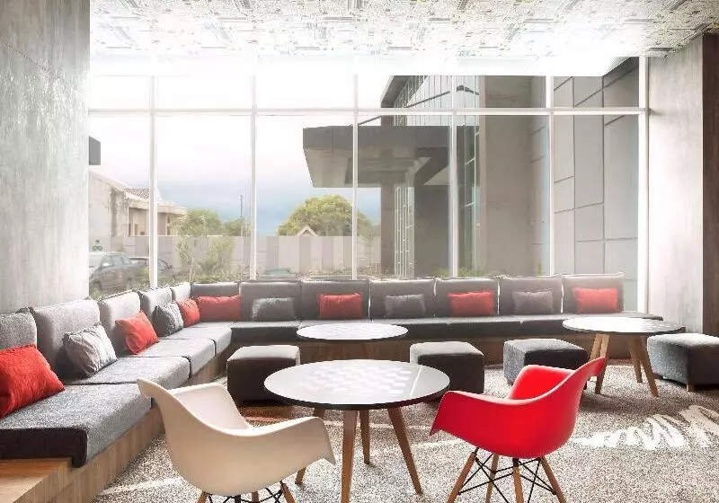 Fotos del hotel Ibis Makassar City Center:  2