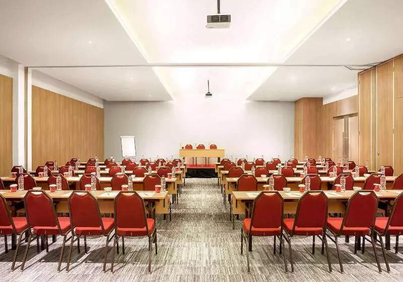 Fotos del hotel Ibis Makassar City Center:  11