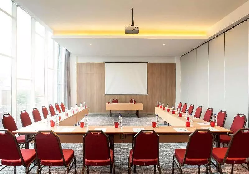 Fotos del hotel Ibis Makassar City Center:  6