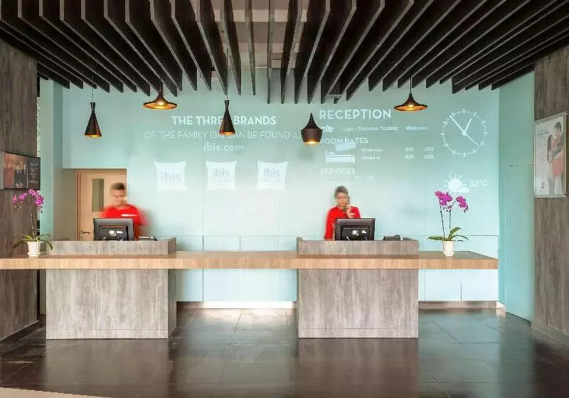 Fotos del hotel Ibis Makassar City Center:  3