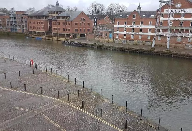 Fotos del hotel Lil's On The Waterfront:  18