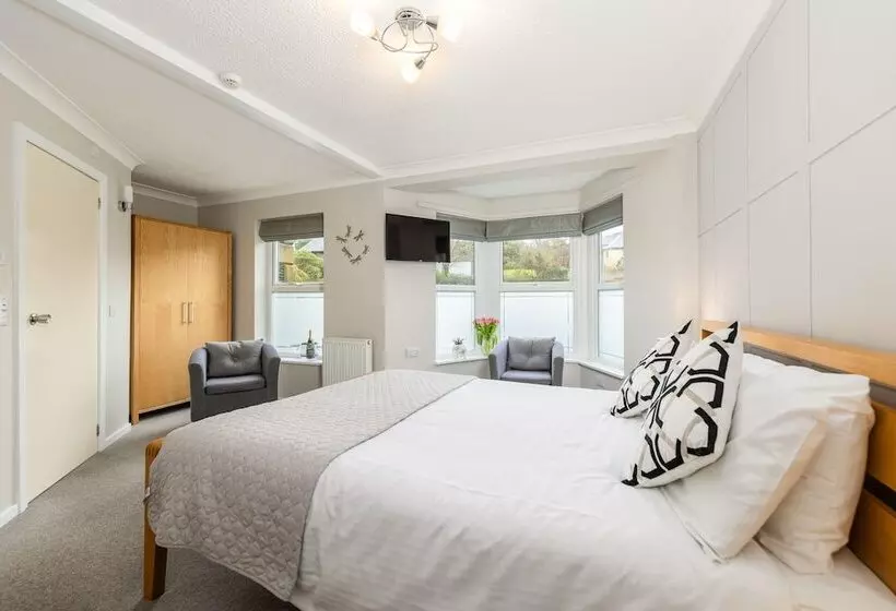 Thornbank House (incl Off-site Health Club)