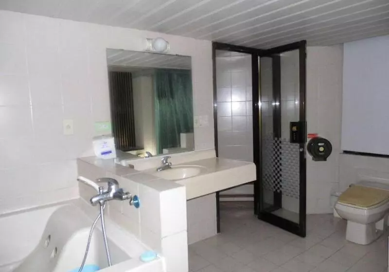 Fotos del hotel Modern Plaza:  17