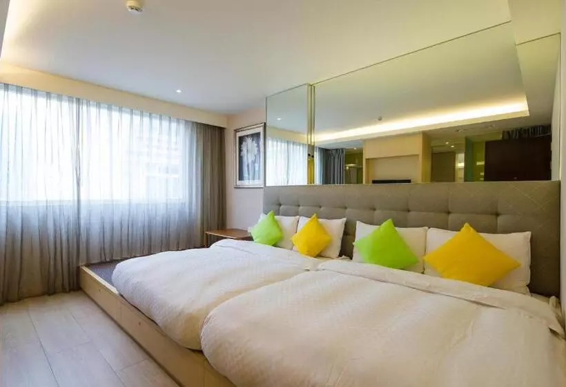 Crystal Inn Sun Moon Lake