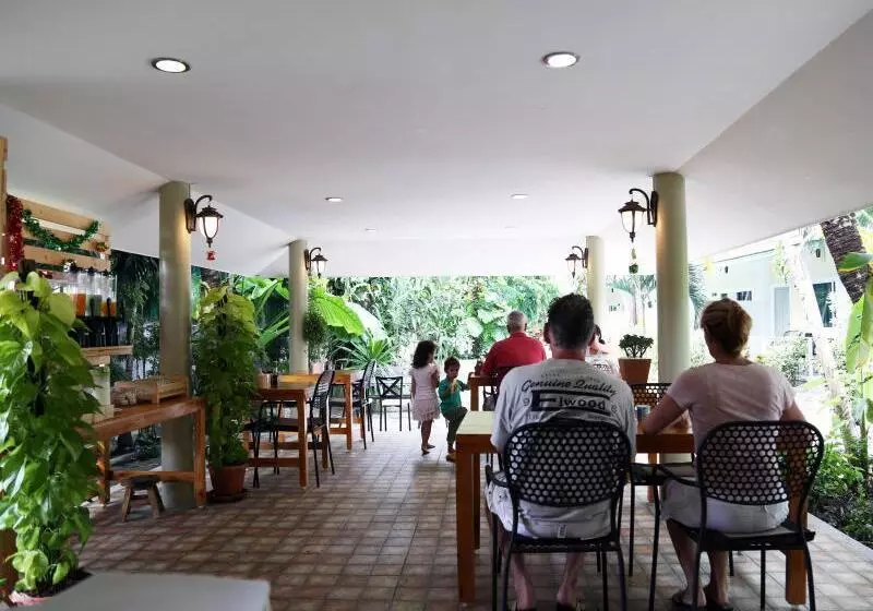 Fotos del hotel Naka Resort:  3