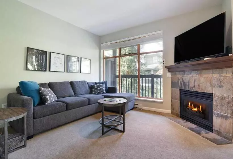 Twin Peaks Hotel Whistler