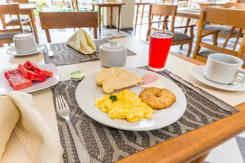 Fotos del hotel Ayenda Casa Ballesteros 1318:  7