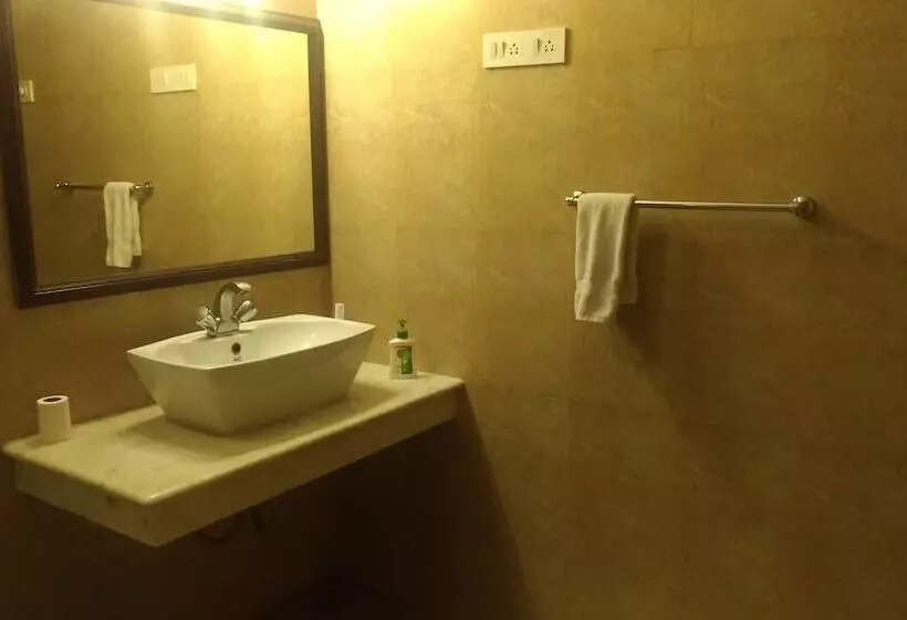 Fotos del hotel Hanu Reddy Residences Poes Garden:  13