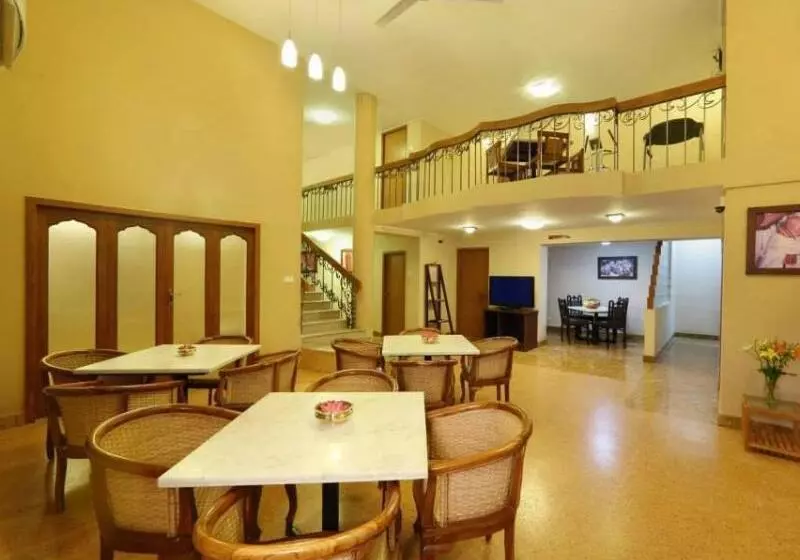 Fotos del hotel Hanu Reddy Residences Poes Garden:  2