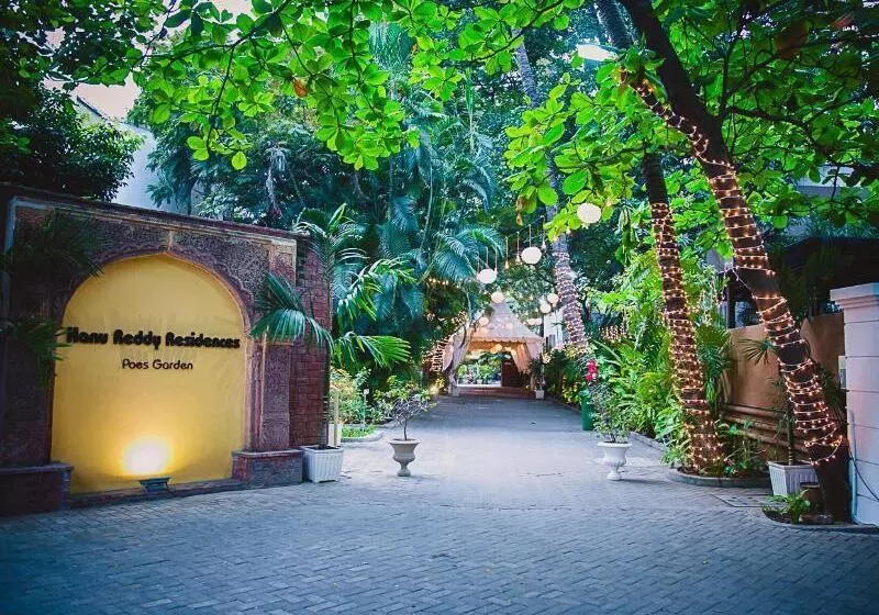 Fotos del hotel Hanu Reddy Residences Poes Garden:  11