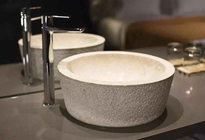 Fotos del hotel Yurbban Trafalgar:  11