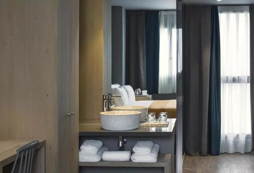 Fotos del hotel Yurbban Trafalgar:  14