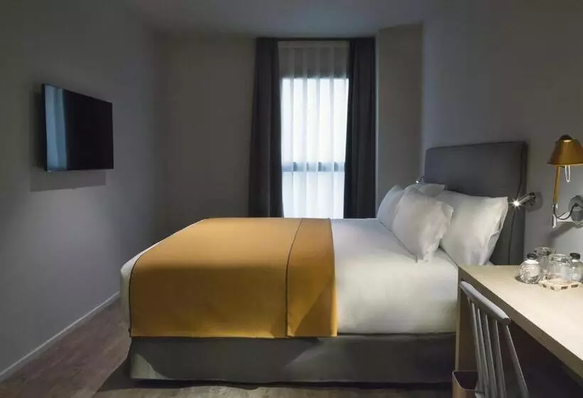 Fotos del hotel Yurbban Trafalgar:  12