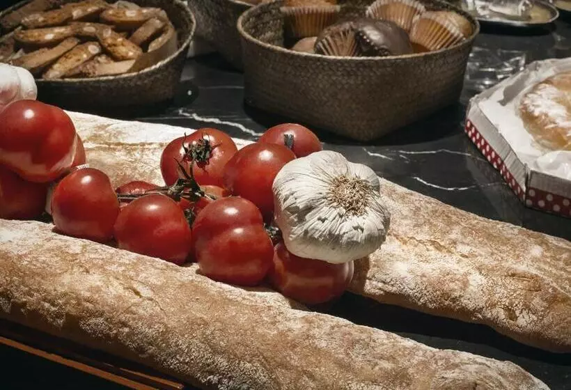 Fotos del hotel Yurbban Trafalgar:  13