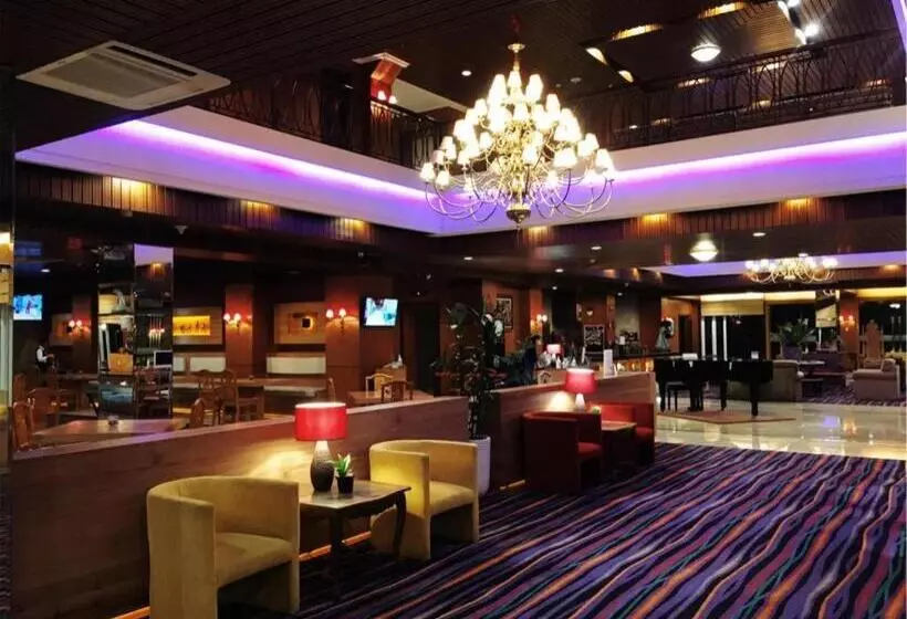 Fotos del hotel Royal Senyiur  Pasuruan:  12