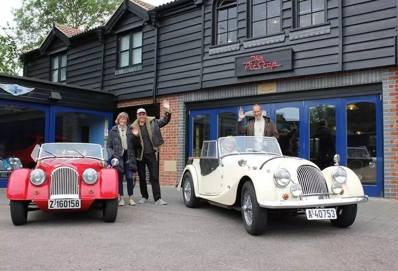 Fotos del hotel The Pitstop:  16