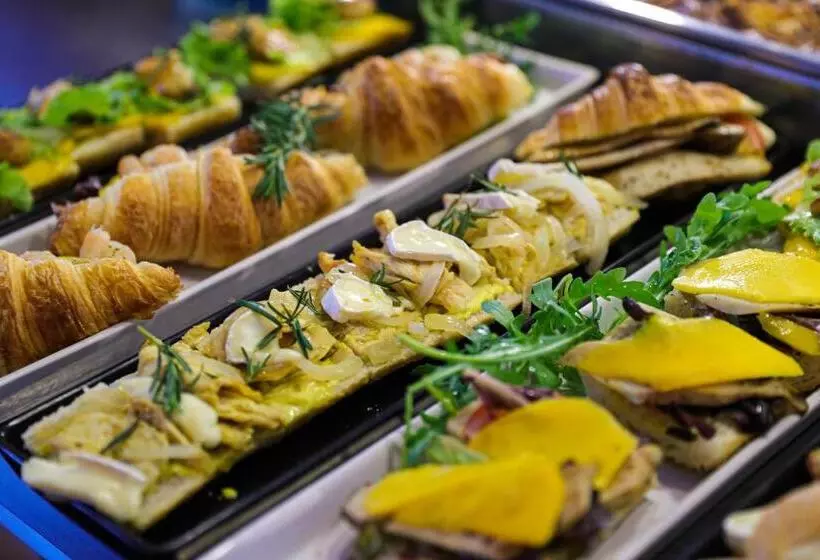 Fotos del hotel Bed Phrasinghadults Only:  21