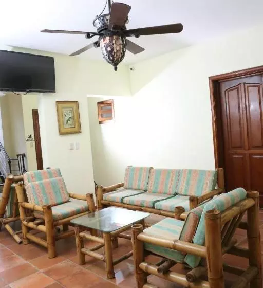 Fotos del hotel Aluge:  24