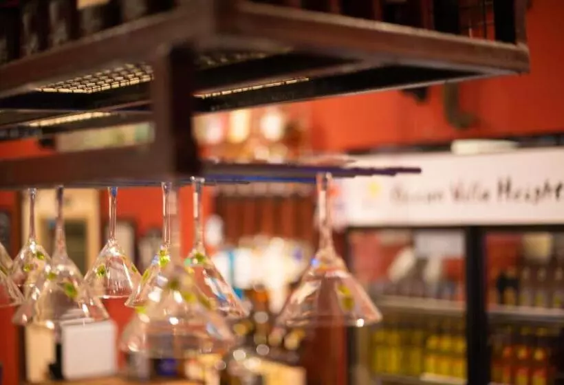 Fotos del hotel Ocean Villa Heights:  4