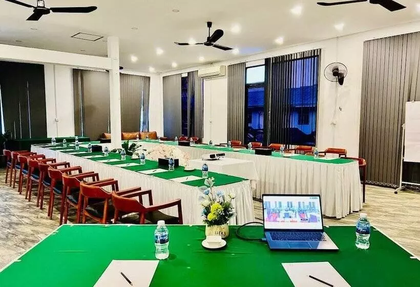 Fotos del hotel Sea Breeze Resort:  18