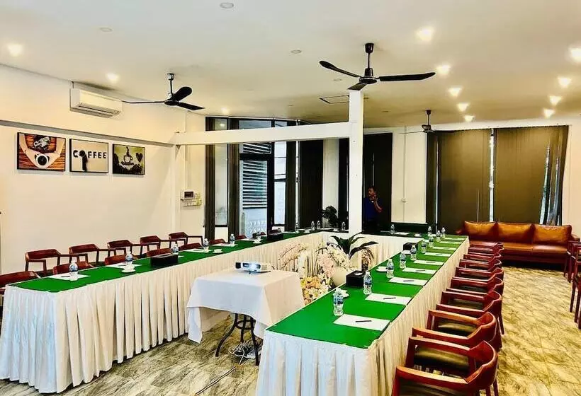 Fotos del hotel Sea Breeze Resort:  5