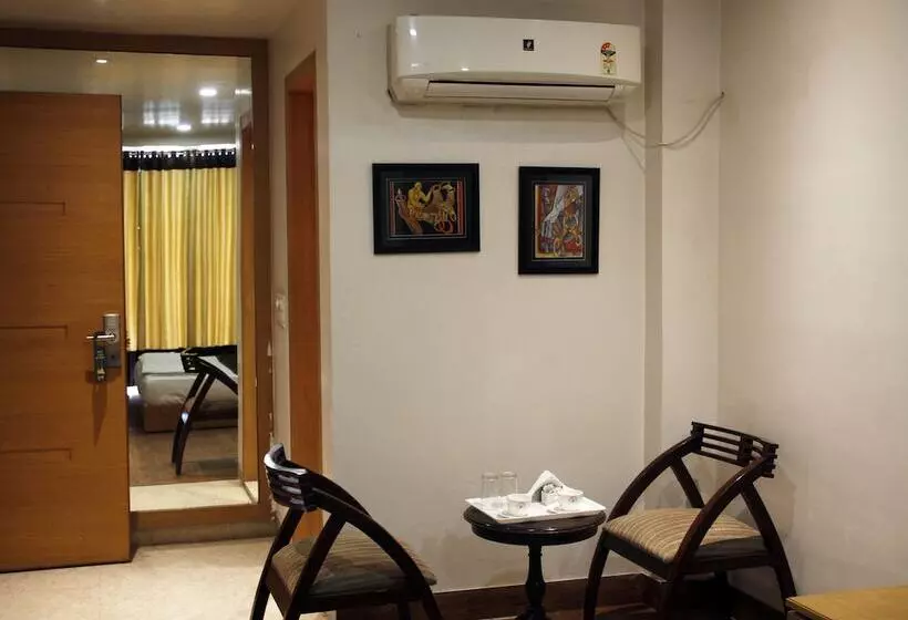 Fotos del hotel Capital O 419 A Suites:  25