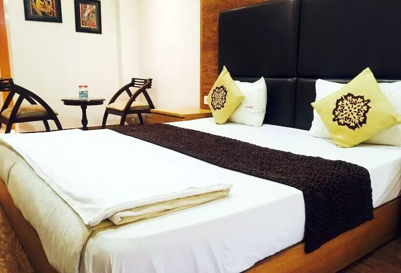 Fotos del hotel Capital O 419 A Suites:  2